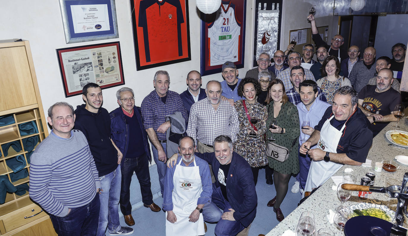 Fotos: Así fue la cena en la Soceidad Gastronómica Bustinzuri-Gaztedi