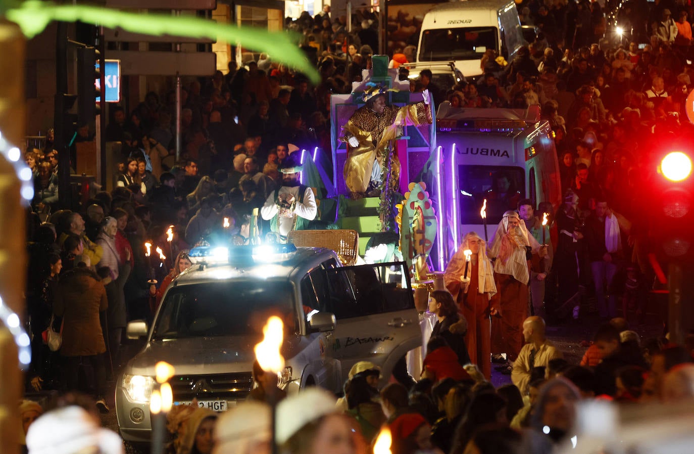 Fotos: La Cabalgata de los Reyes Magos en Basauri