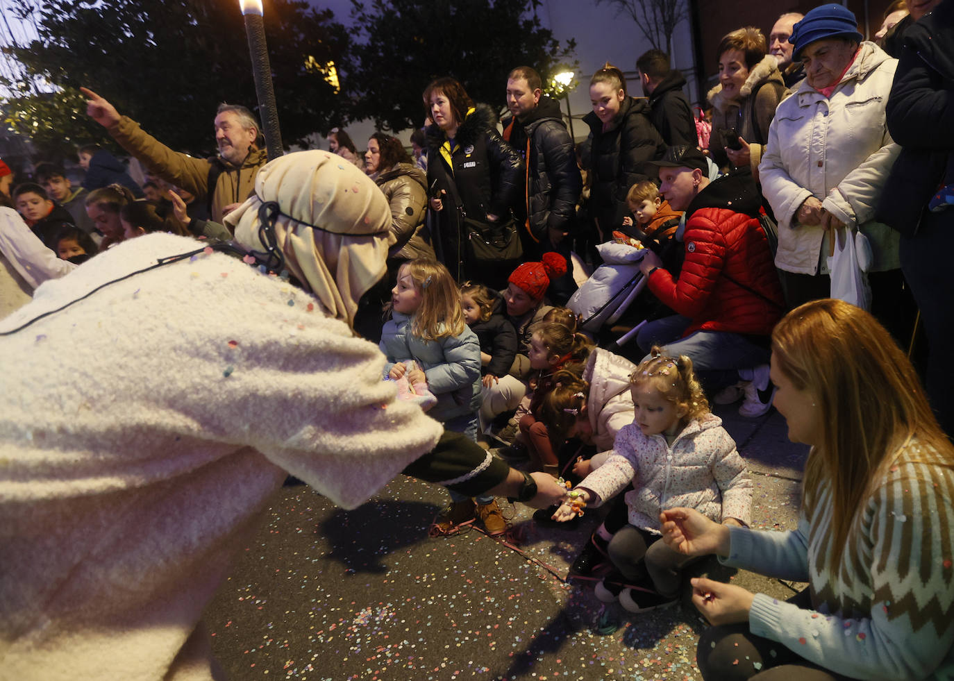 Fotos: La Cabalgata de los Reyes Magos en Basauri
