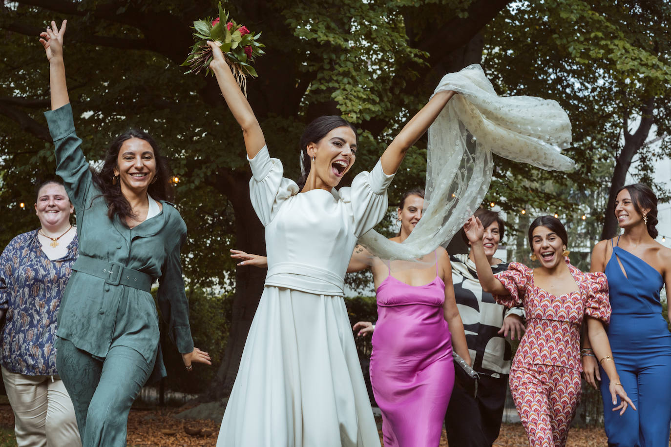 Fotos: Una boda en Getxo marcada por la elegancia y mucho rock and roll 