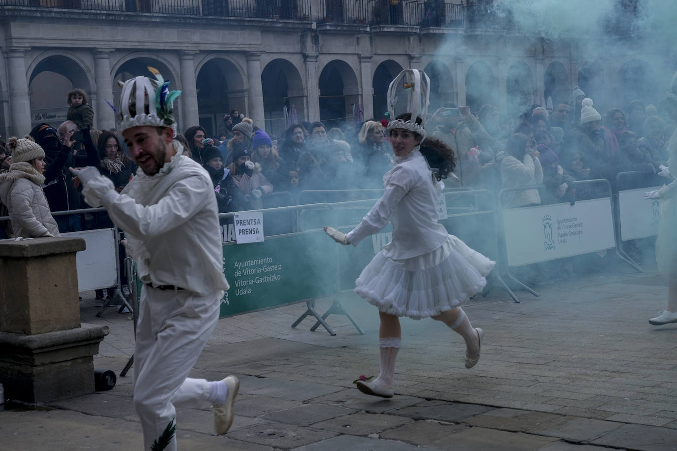 Fotos: Caluroso recibimiento en Vitoria a los Reyes Magos