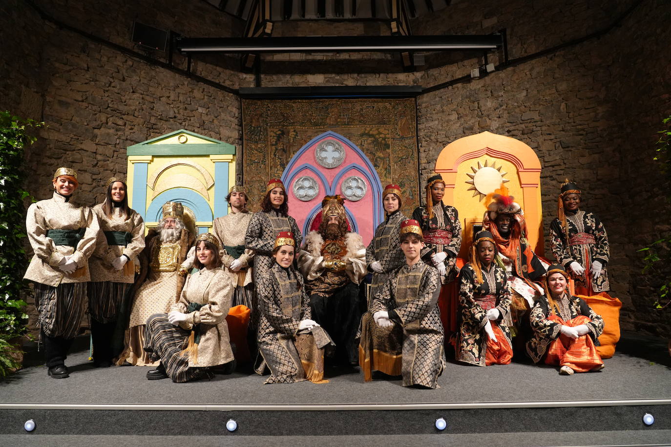 Fotos: Caluroso recibimiento en Vitoria a los Reyes Magos