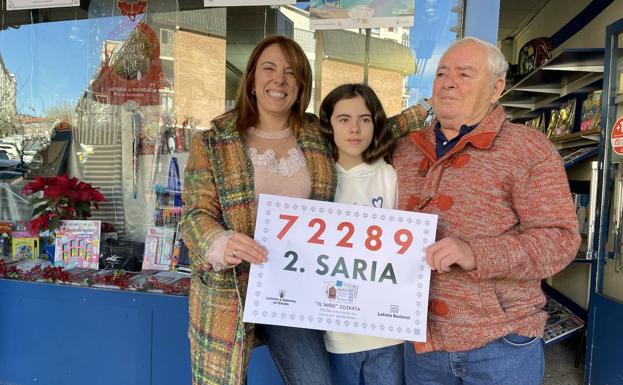 Loli Alfaro, propietaria de la librería donde se ha vendido un décimo del segundo premio en San Sebastián