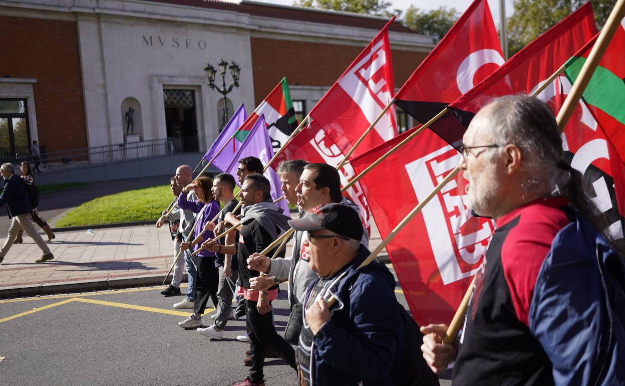 CC OO, LAB y UGT piden al Gobierno vasco que medie en el conflicto del Metal de Bizkaia