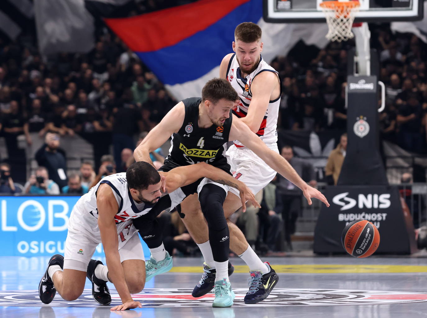 Fotos: Las fotos del Partizan - Baskonia