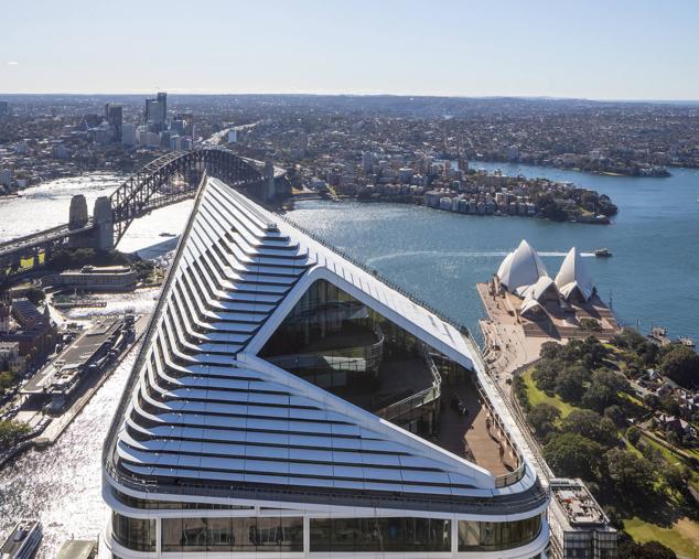 Quay Quarter Tower es el primer gran proyecto desde que Jørn Utzon terminó la Ópera de Sídney en 1973 adjudicado a un arquitecto danés en la ciudad australiana. 