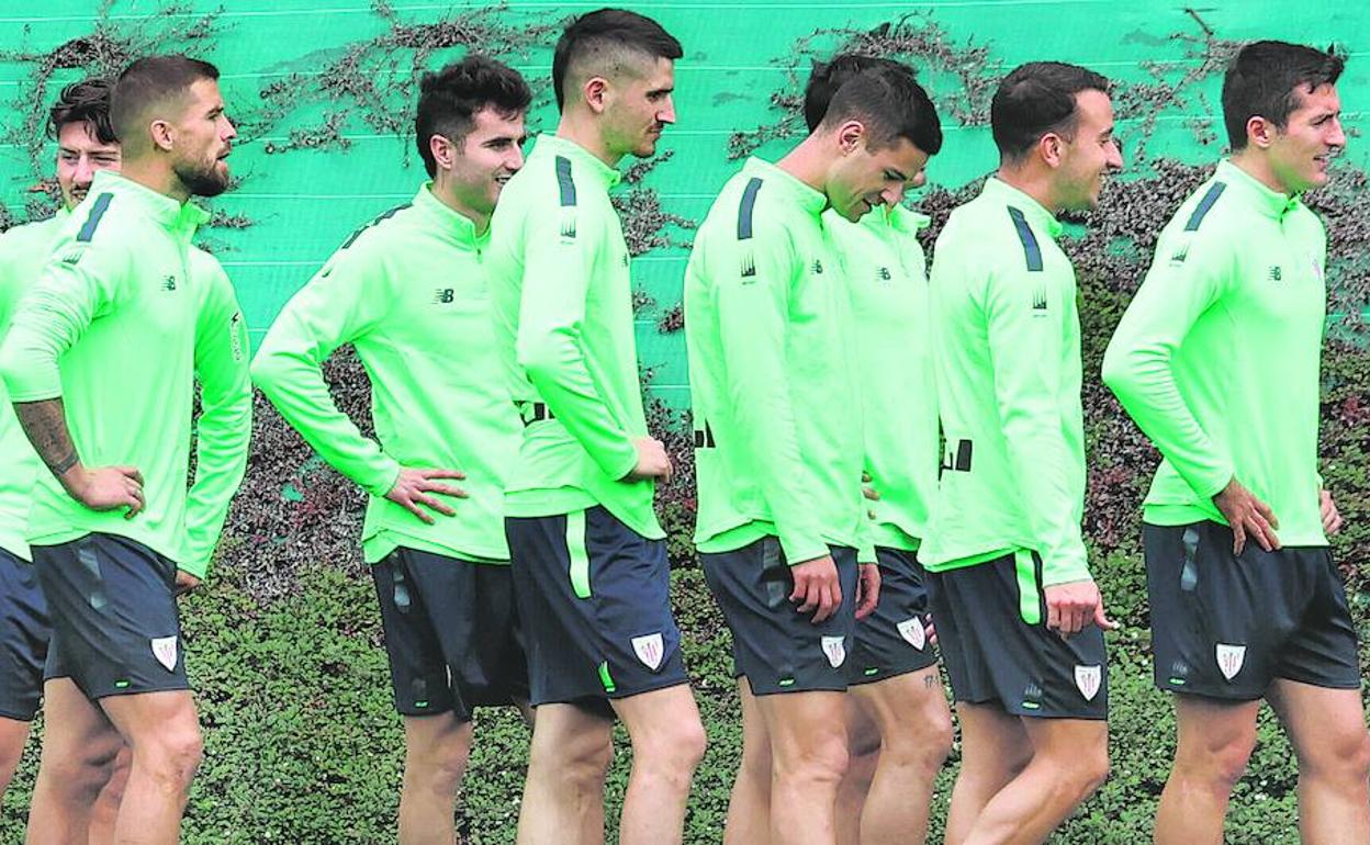 La plantilla del Athletic ultimó ayer en Lezama la preparación para el encuentro del Reale Arena. 