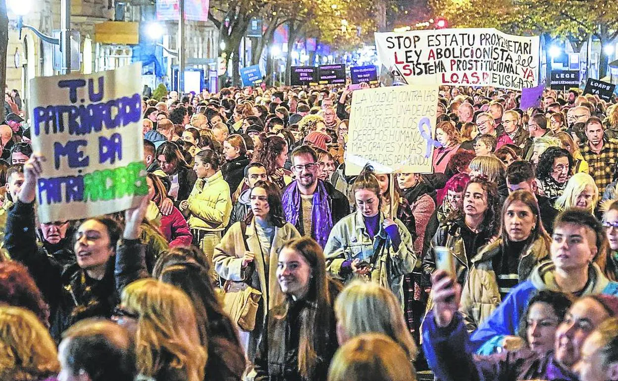 Manifestación del 25-N en Bilbao contra la violencia hacia las mujeres.