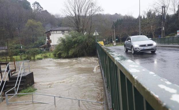 Galería. El río Asua a su paso por Sangroniz. 