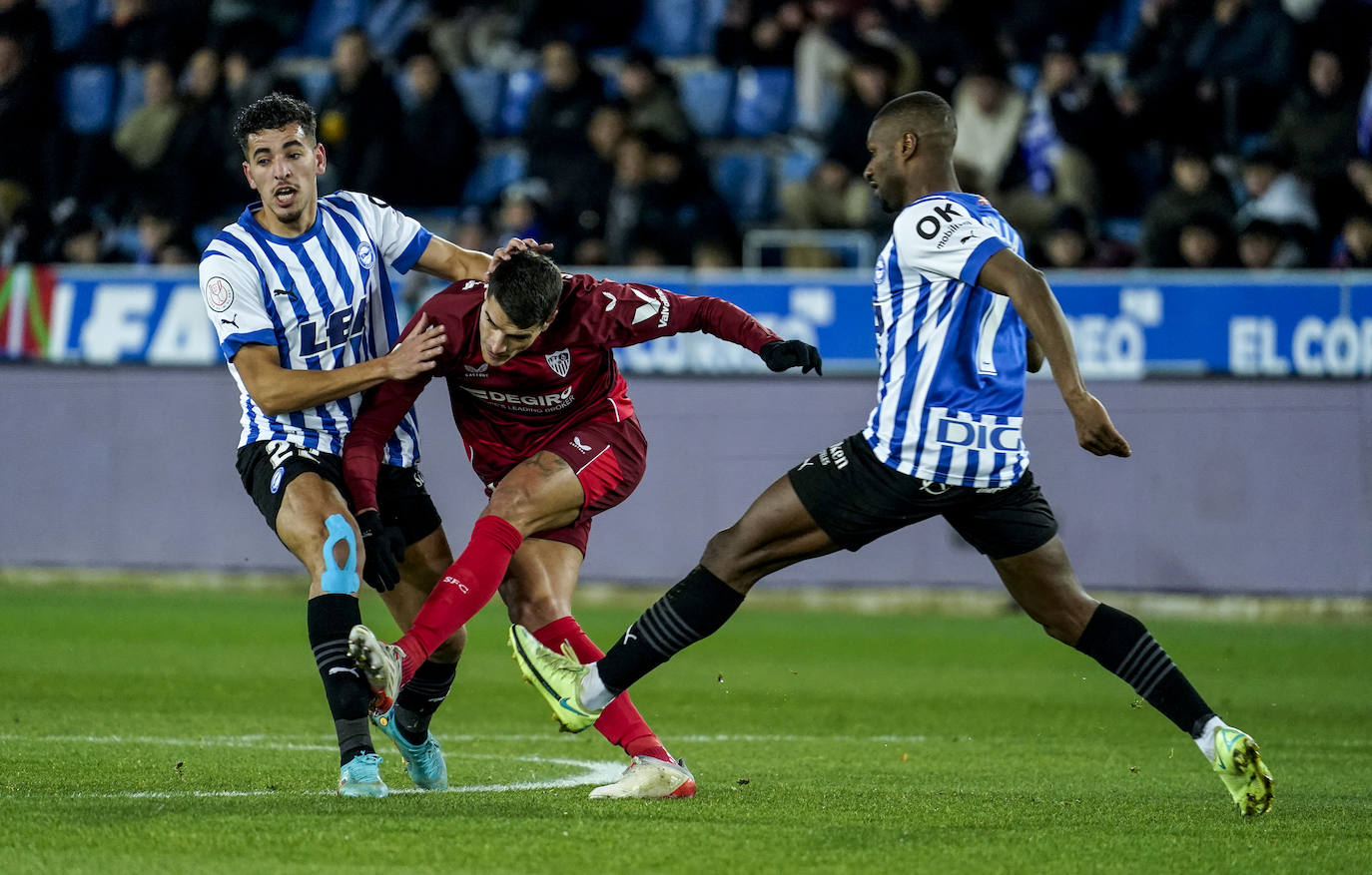 Fotos: Las imágenes del Alavés- Sevilla
