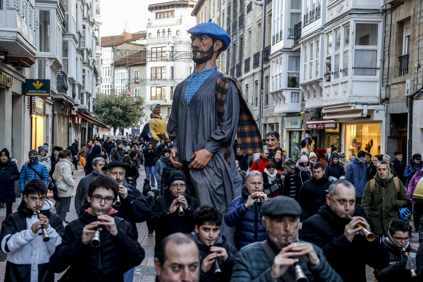 Fotos: La cerda Tomasa preside la rifa de San Antón