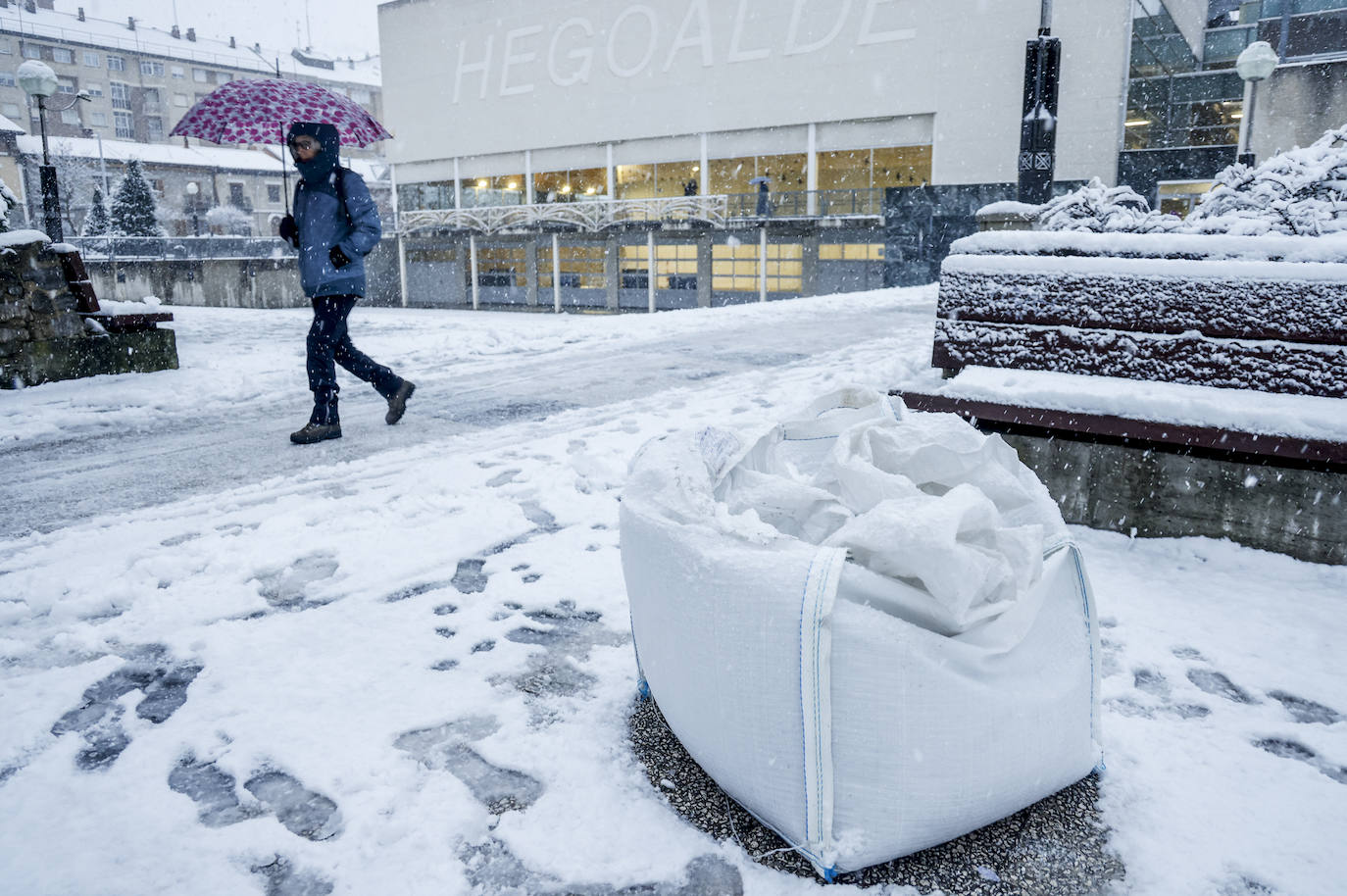 Fotos: Álava vive el primer temporal de nieve del invierno