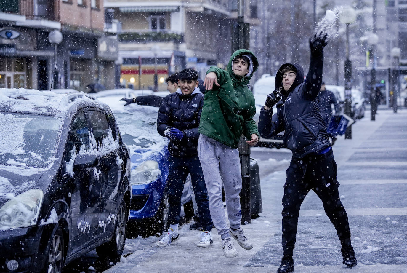 Fotos: Álava vive el primer temporal de nieve del invierno