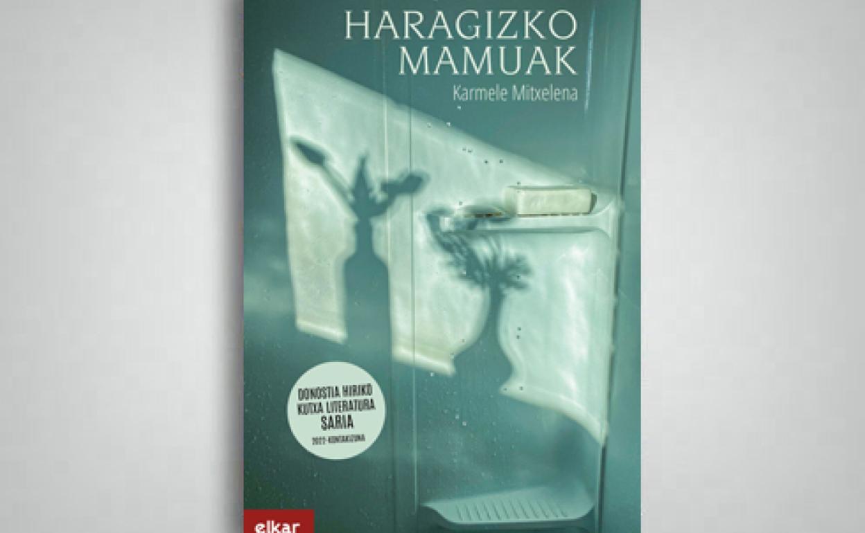 Karmele Mitxelenaren 'Haragizko mamuak' liburua.