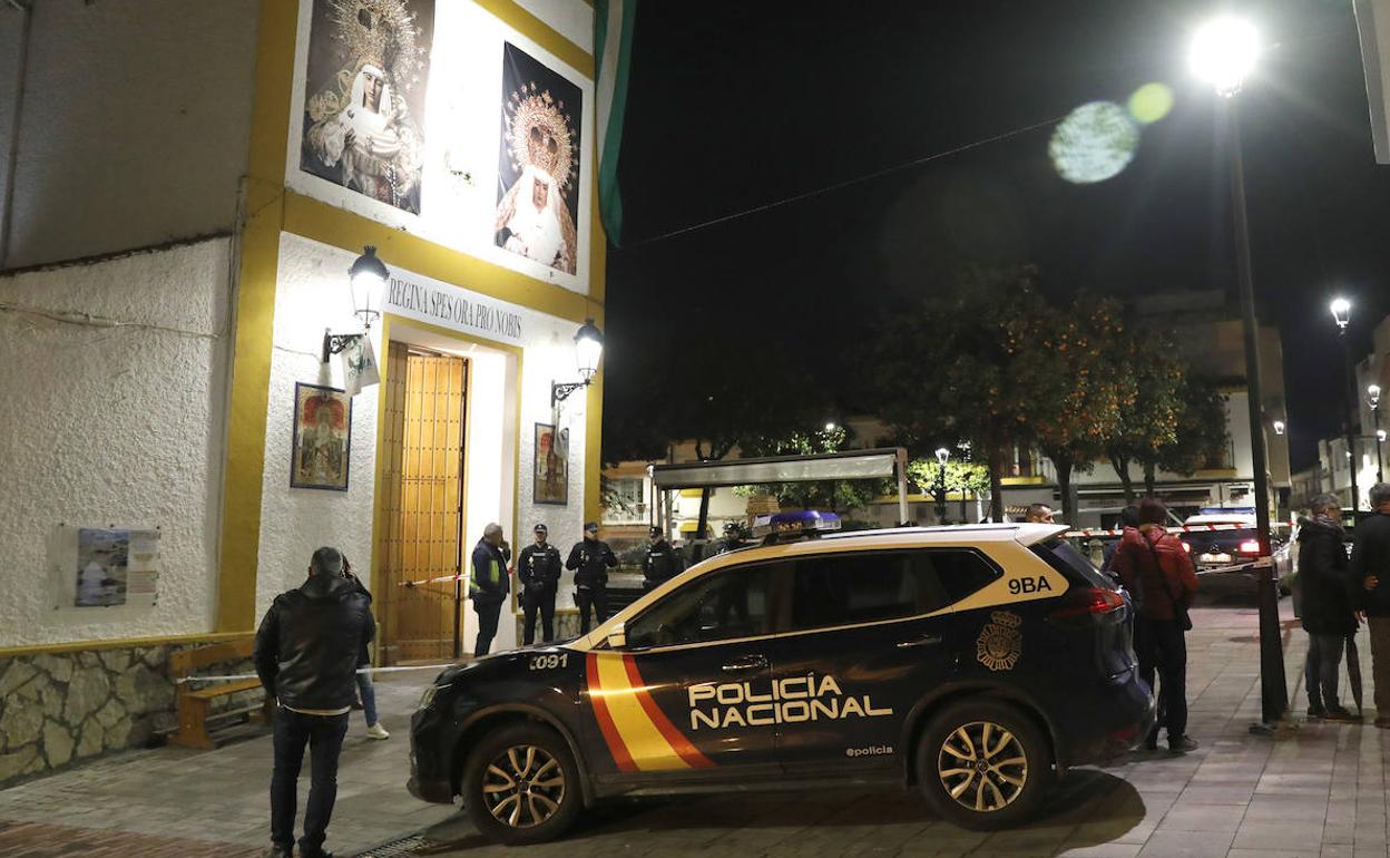 El párroco de Algeciras: «Esta muerte iba para mí y se la encontró mi sacristán»