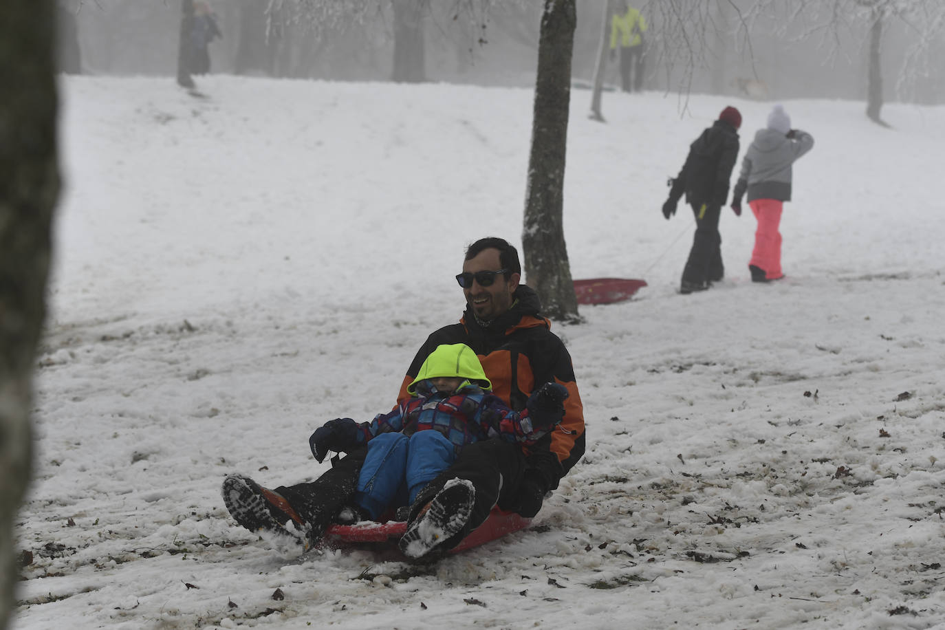 Fotos: Sábado disfrutando de la nieve