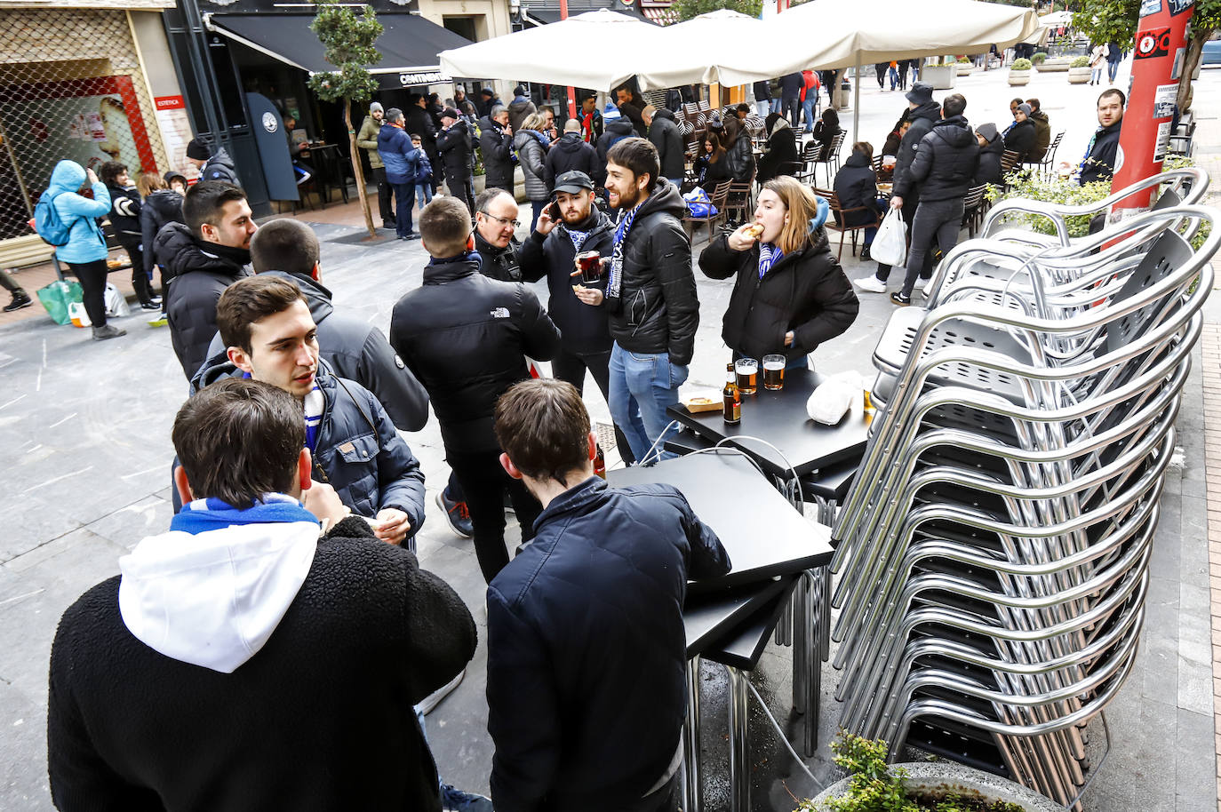 Fotos: Ambiente festivo en la previa del Mirandés-Deportivo Alavés