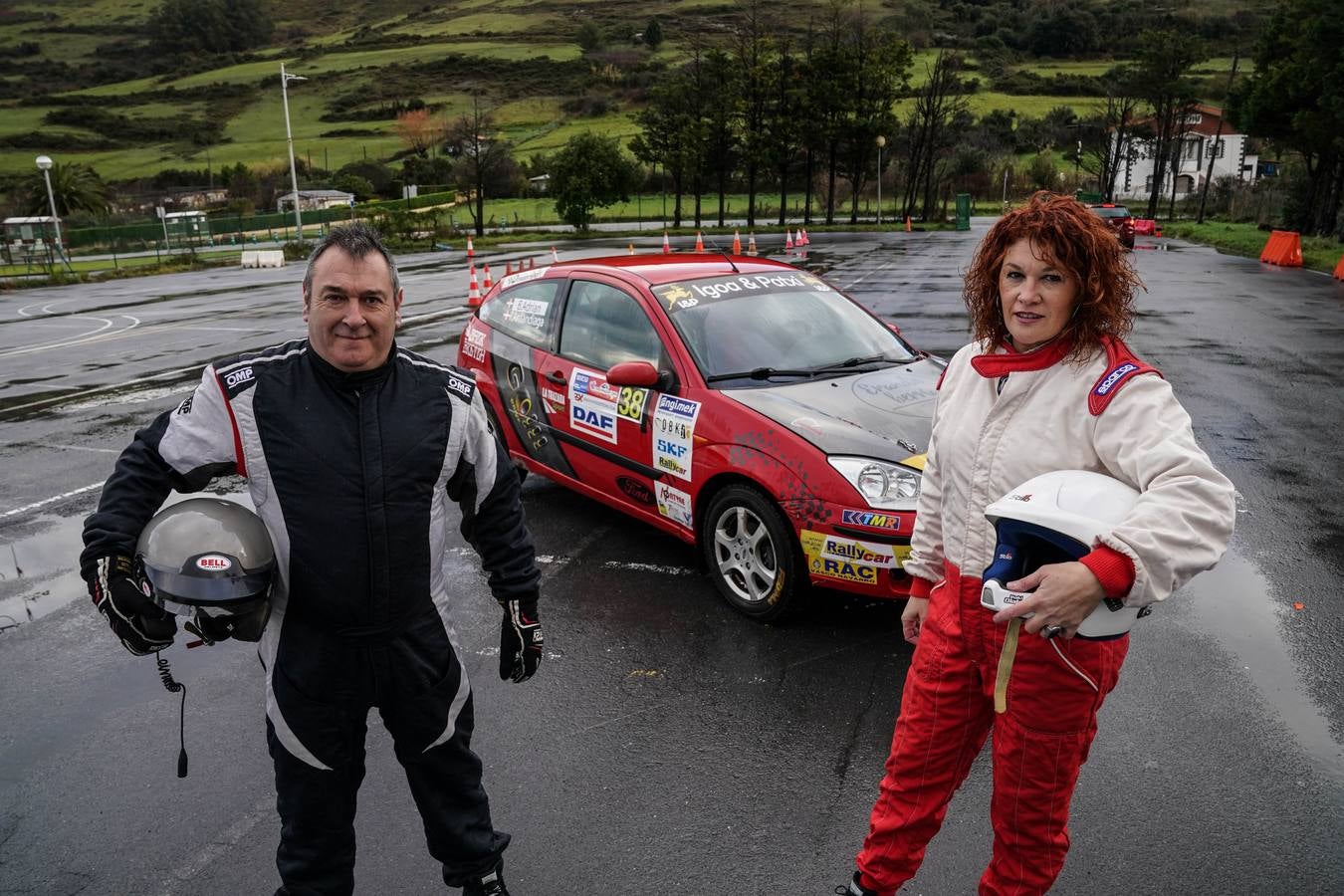 Fotos: Patricio y Begoña: entre la autoescuela y los rallies