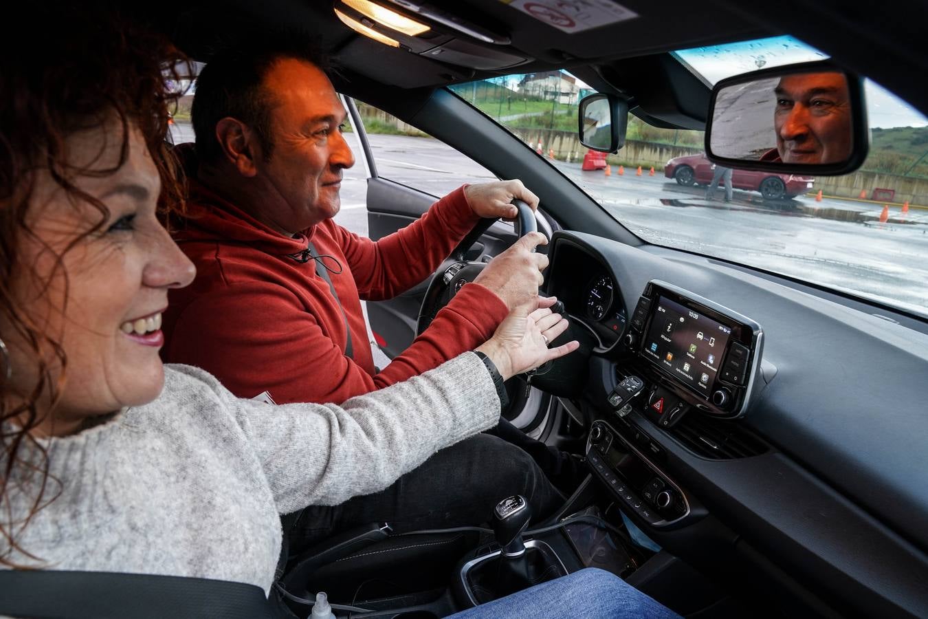 Fotos: Patricio y Begoña: entre la autoescuela y los rallies