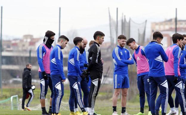 La plantilla prepara el duelo del sábado ante el cuadro oscense. 