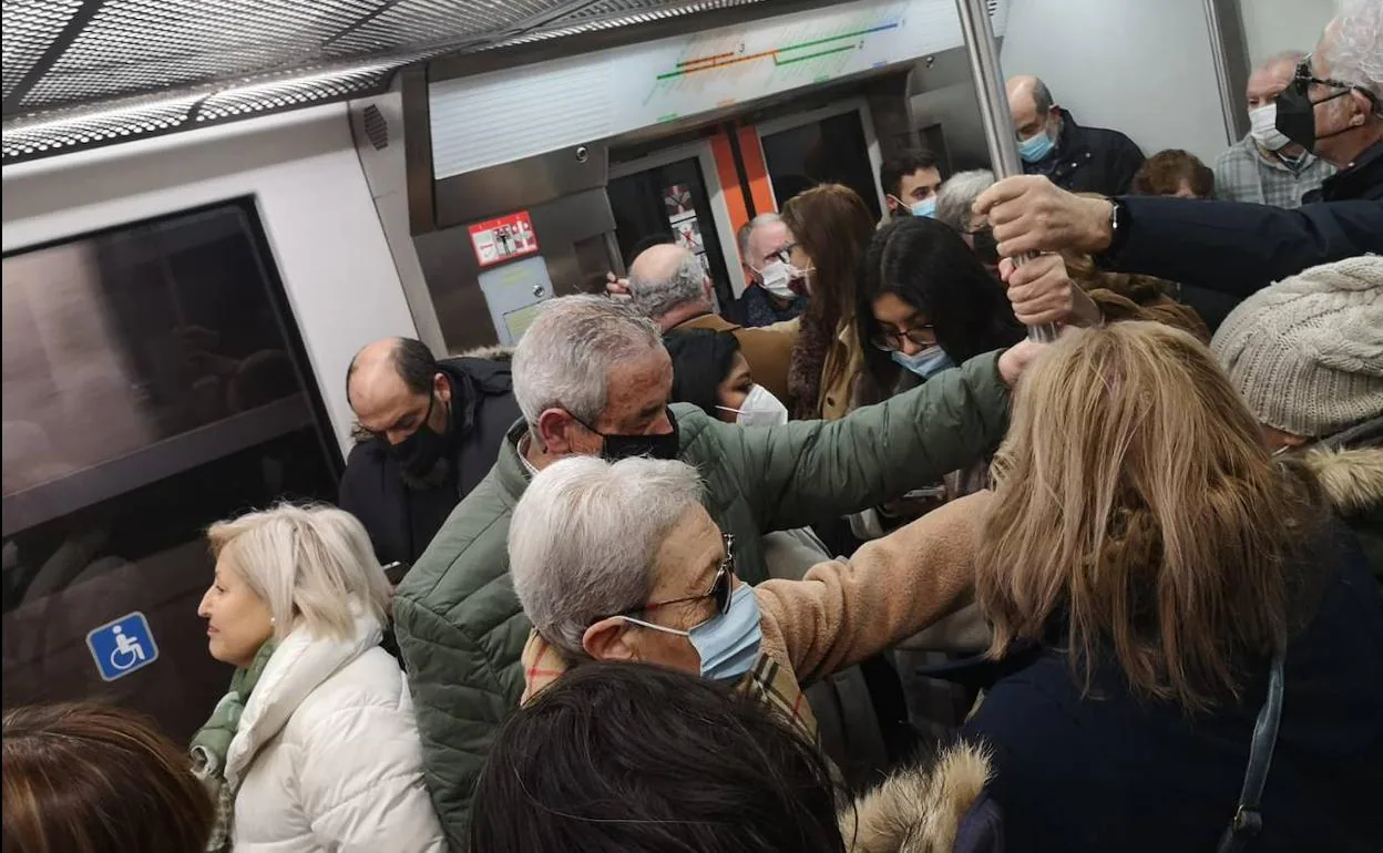 Se reanuda el servicio de metro entre Basauri y Casco Viejo tras más de  tres horas de suspensión | El Correo