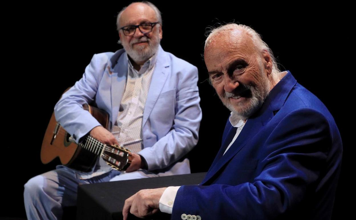 El actor Héctor Alterio y el guitarrista José Luis Merlín, que actuarán el viernes 10 en Vitoria.