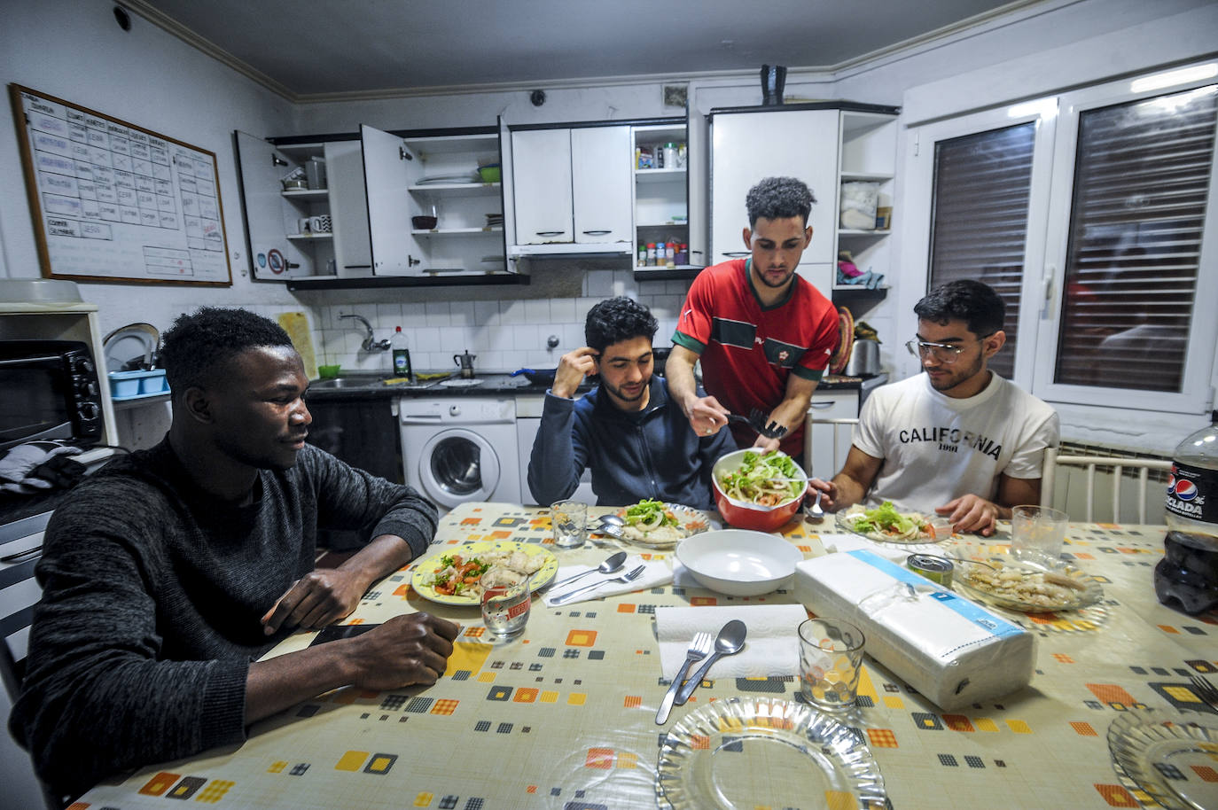 Fotos: Un piso de Vitoria da una segunda oportunidad a &#039;menas&#039; que han cumplido los 18