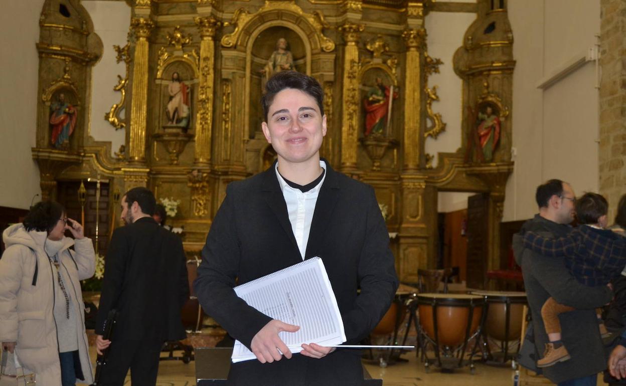 La nueva directora posa tras el concierto del domingo pasado. 