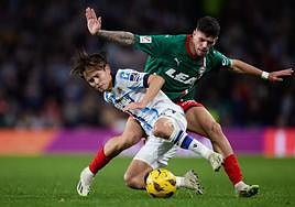 Kubo, baja para el derbi, pide protección a los árbitros en su último partido antes de la Copa Asia