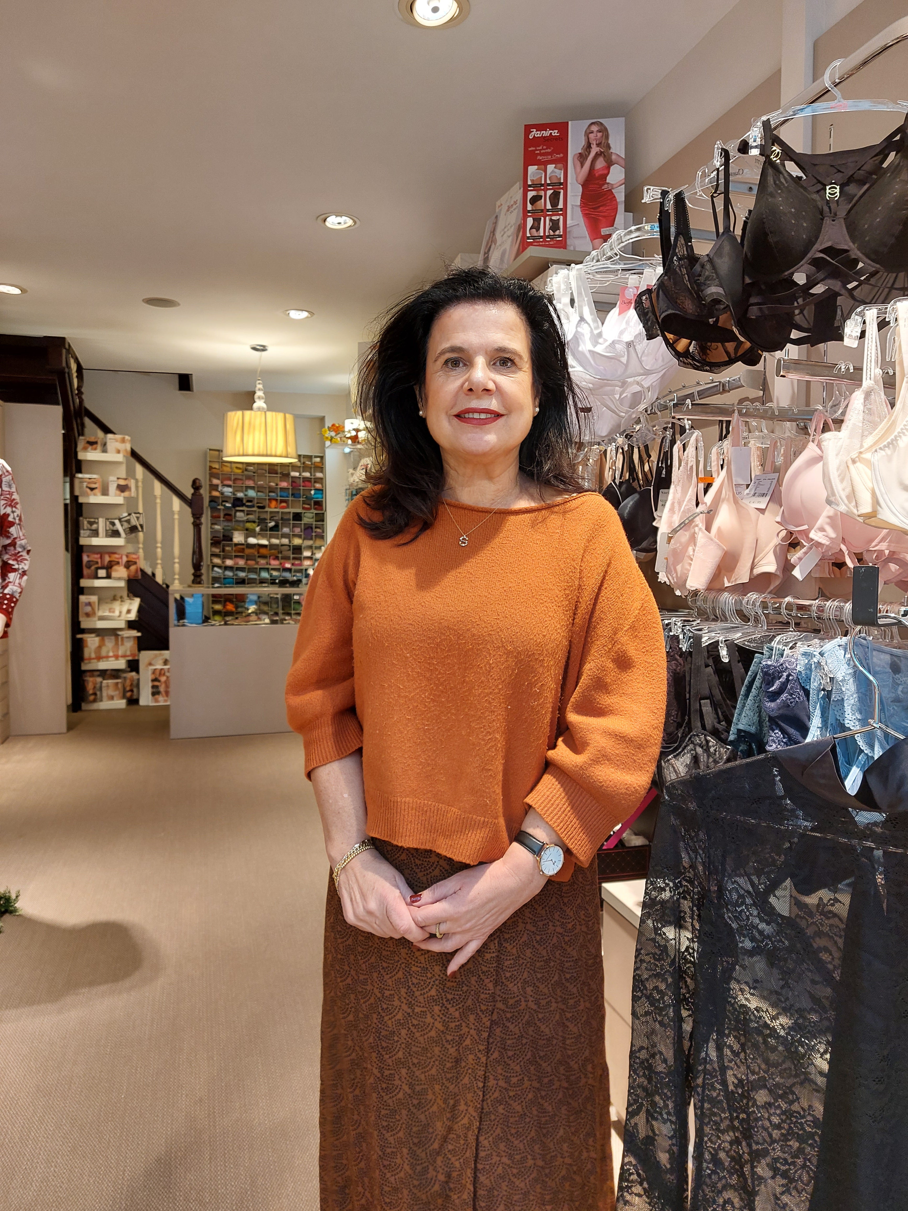 Sara Mata, propietaria de la Mercería Colores.