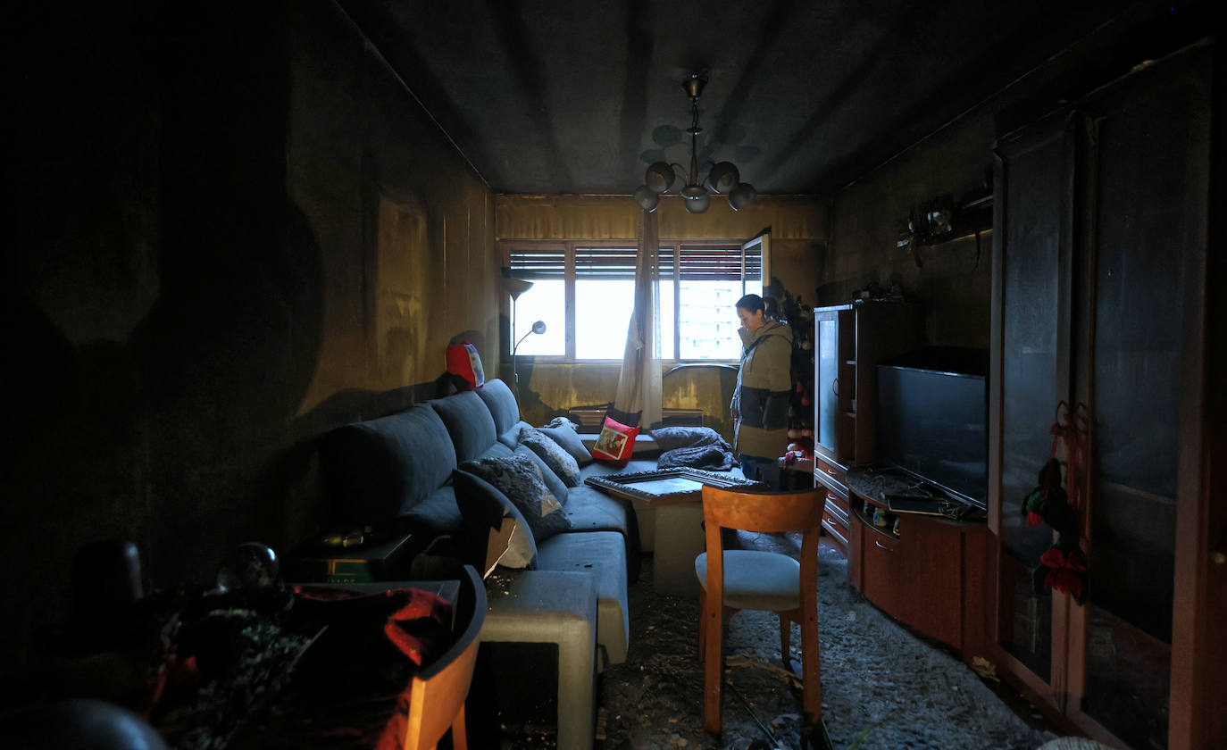 La vivienda calcinada en Rentería, desde dentro