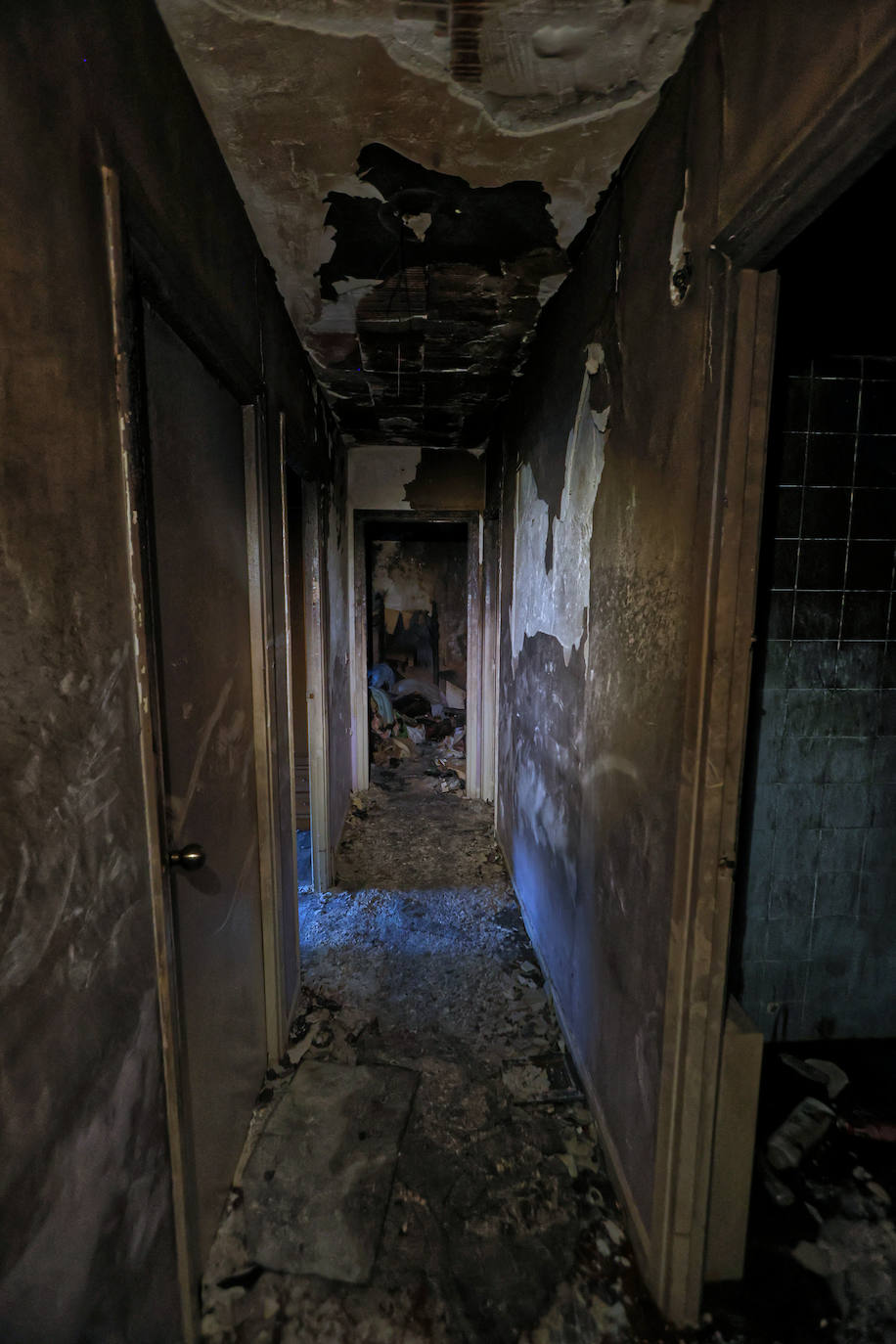 La vivienda calcinada en Rentería, desde dentro