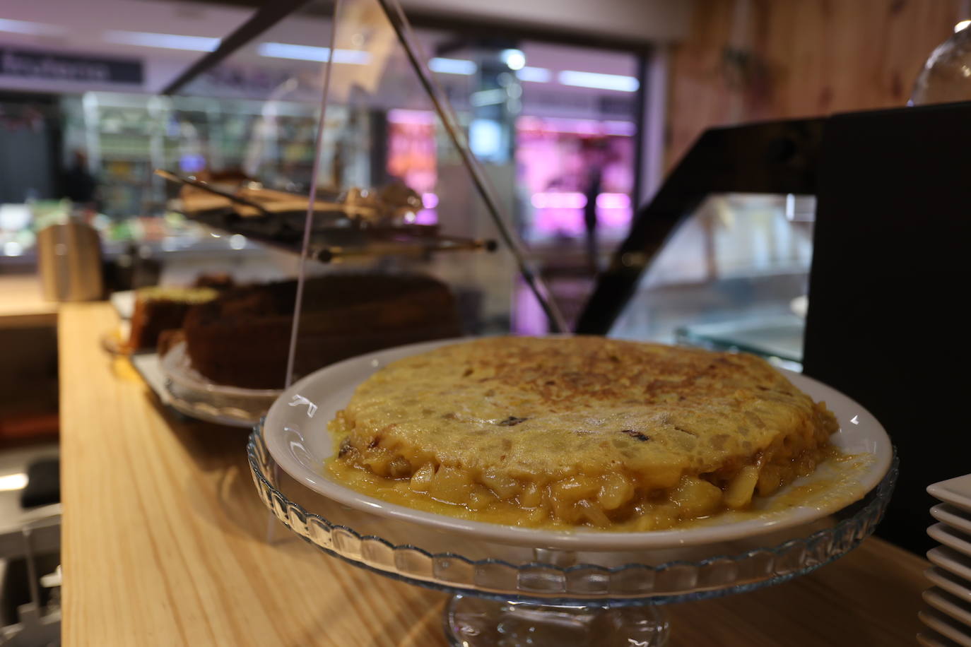 Dentro de un mercado y con mucho rollo: la nueva cafetería de Bilbao para tomar el &#039;brunch&#039;