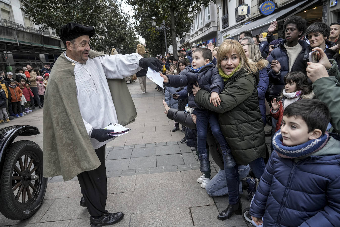 La llegada de los Reyes Magos a Vitoria, en imágenes