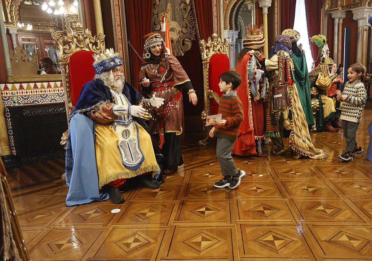 Recepción de los Reyes Magos en el Ayuntamiento de Bilbao