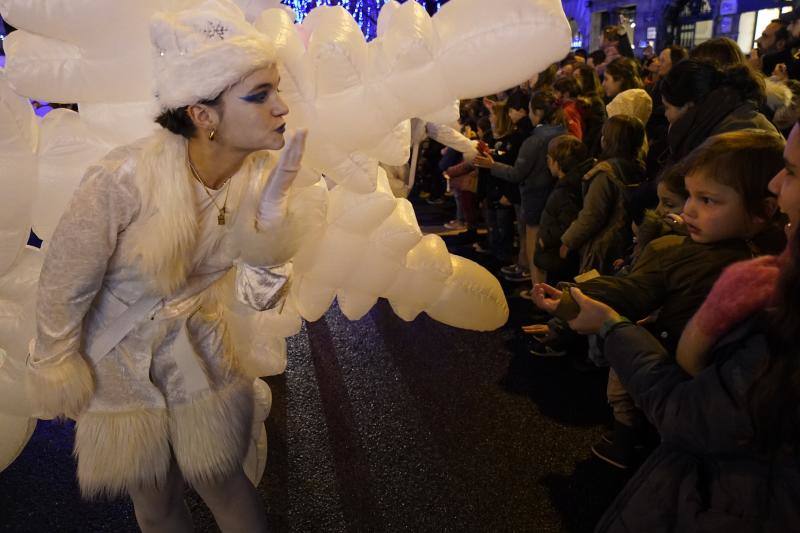 La magia de los Reyes empapa Bilbao