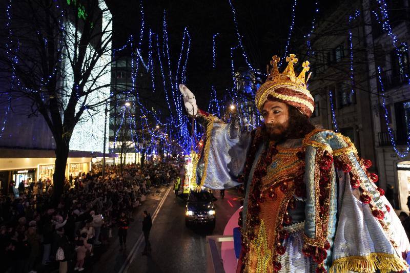 La magia de los Reyes empapa Bilbao
