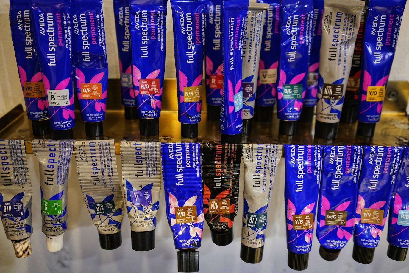 La peluquería «sin modas» en Bilbao de Silvia, que vive en una cabaña de madera de 20 metros