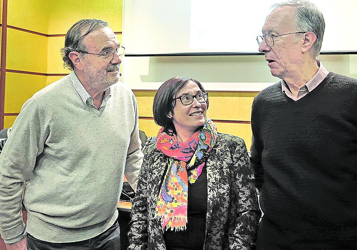 Salaburu, Nikolas y López Basaguren, ayer antes de la conferencia que tuvo lugar en las Juntas Generales de Bizkaia.