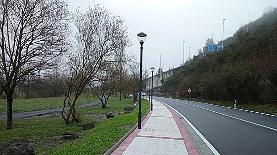 Estrenan la nueva acera de medio kilómetro para unir La Peña y Buia