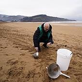 El Gobierno vasco no prevé una llegada «masiva» de pellets las playas