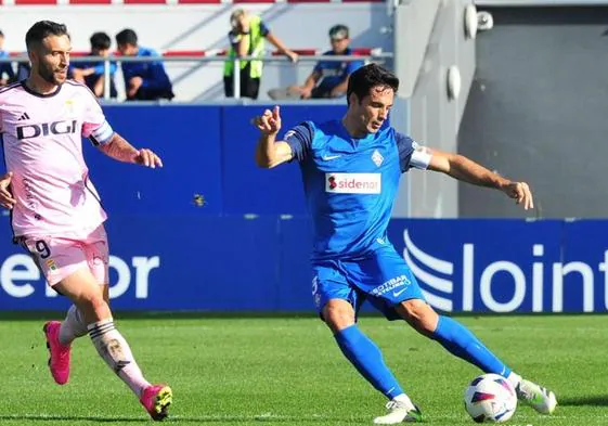 Etxeita podría reaparecer como titular ante el Oviedo.