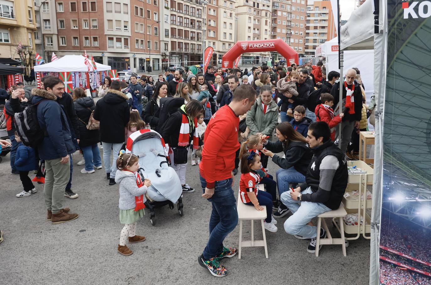 El ambiente previo al derbi, en imágenes