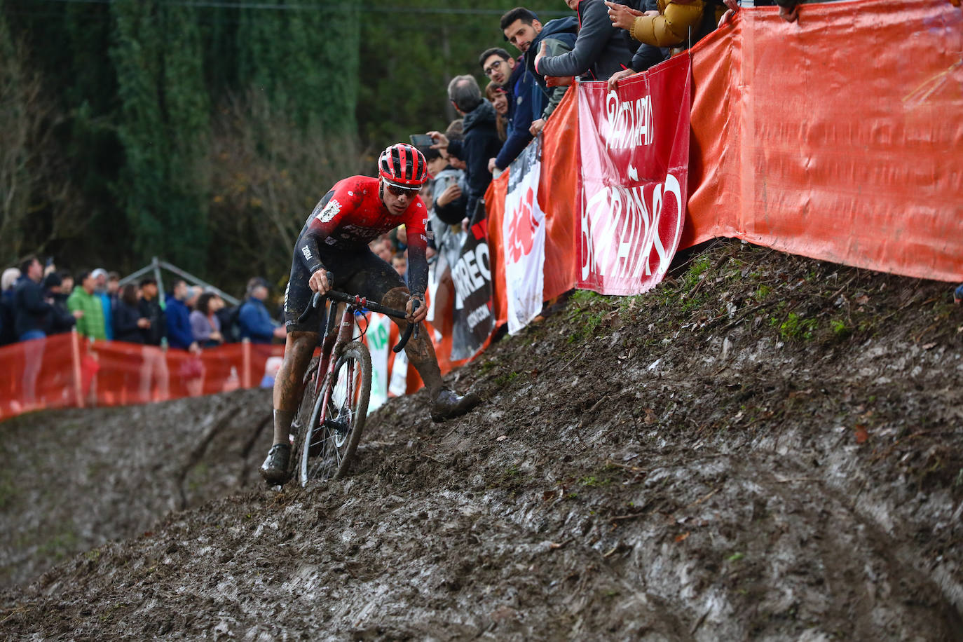 Campeonato de España de ciclocross celebrado en Amurrio. Gorka Corres se cuelga el bronce