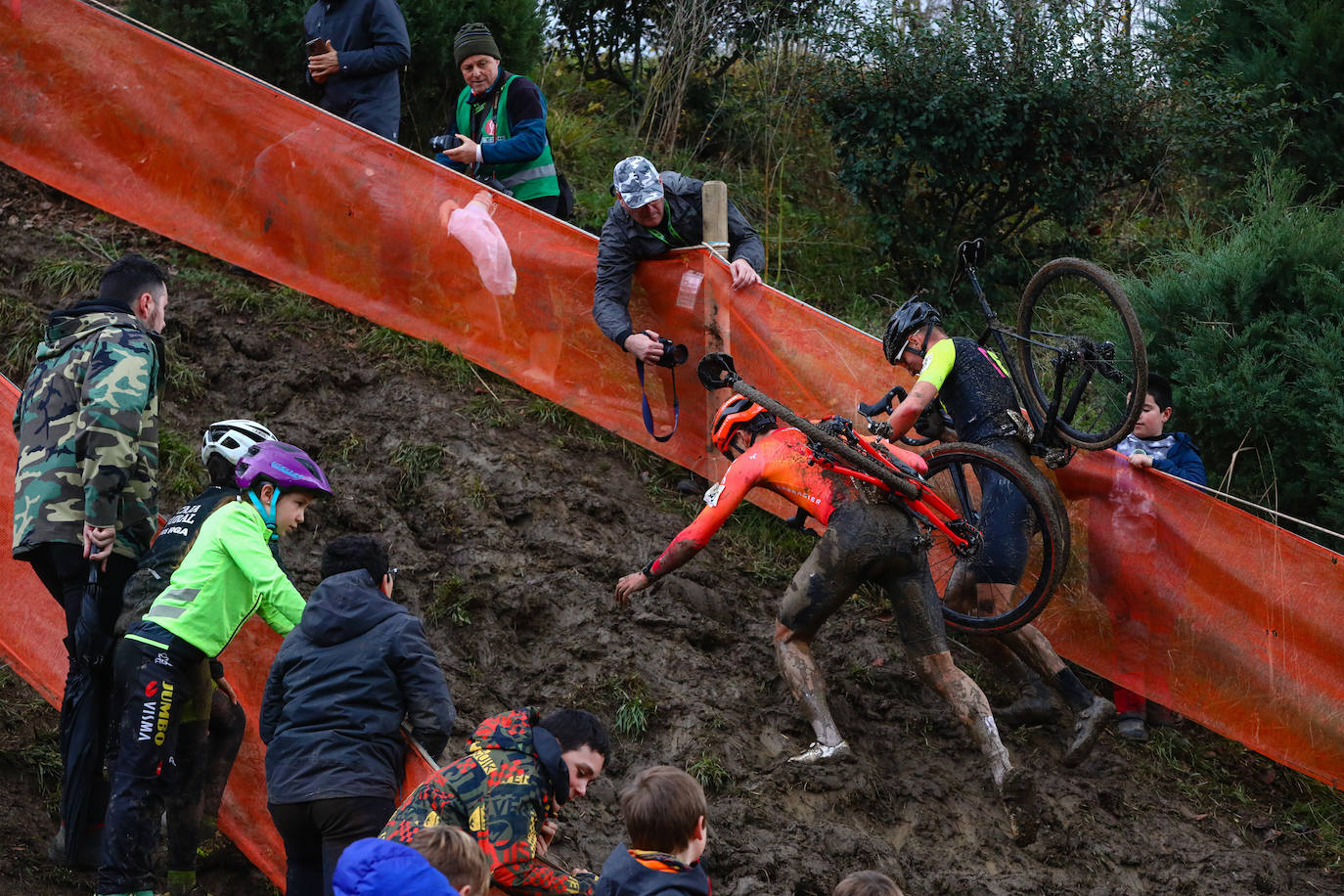 Campeonato de España de ciclocross celebrado en Amurrio. Gorka Corres se cuelga el bronce