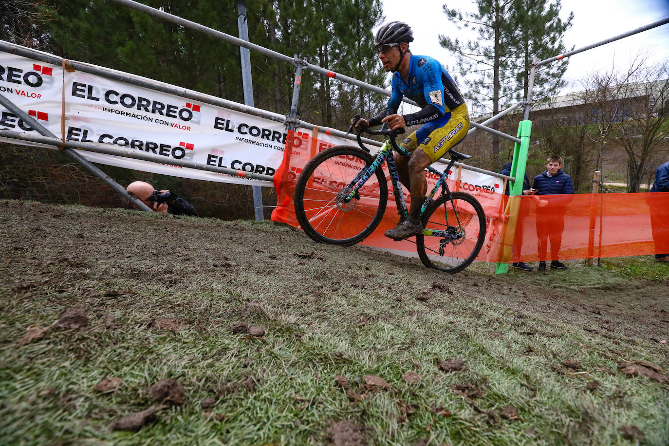Campeonato de España de ciclocross celebrado en Amurrio. Gorka Corres se cuelga el bronce