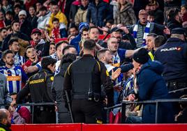 El Alavés defenderá «la conducta y los derechos» de los aficionados desalojados en Sevilla