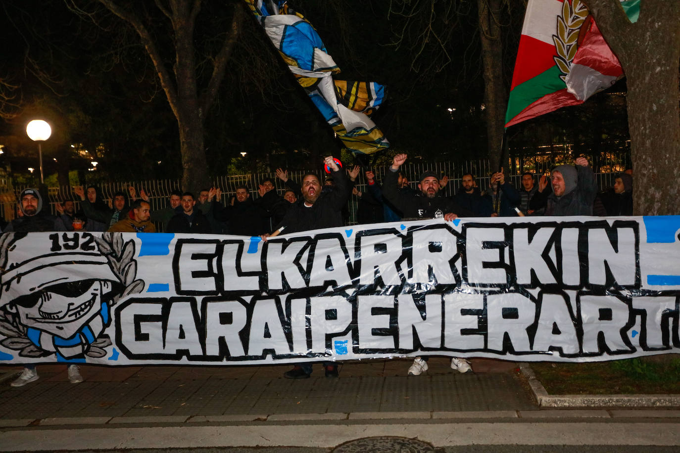 Iraultza denuncia que el Athletic le prohíbe acceder con unas pancartas en San Mamés «porque tienen laureles»