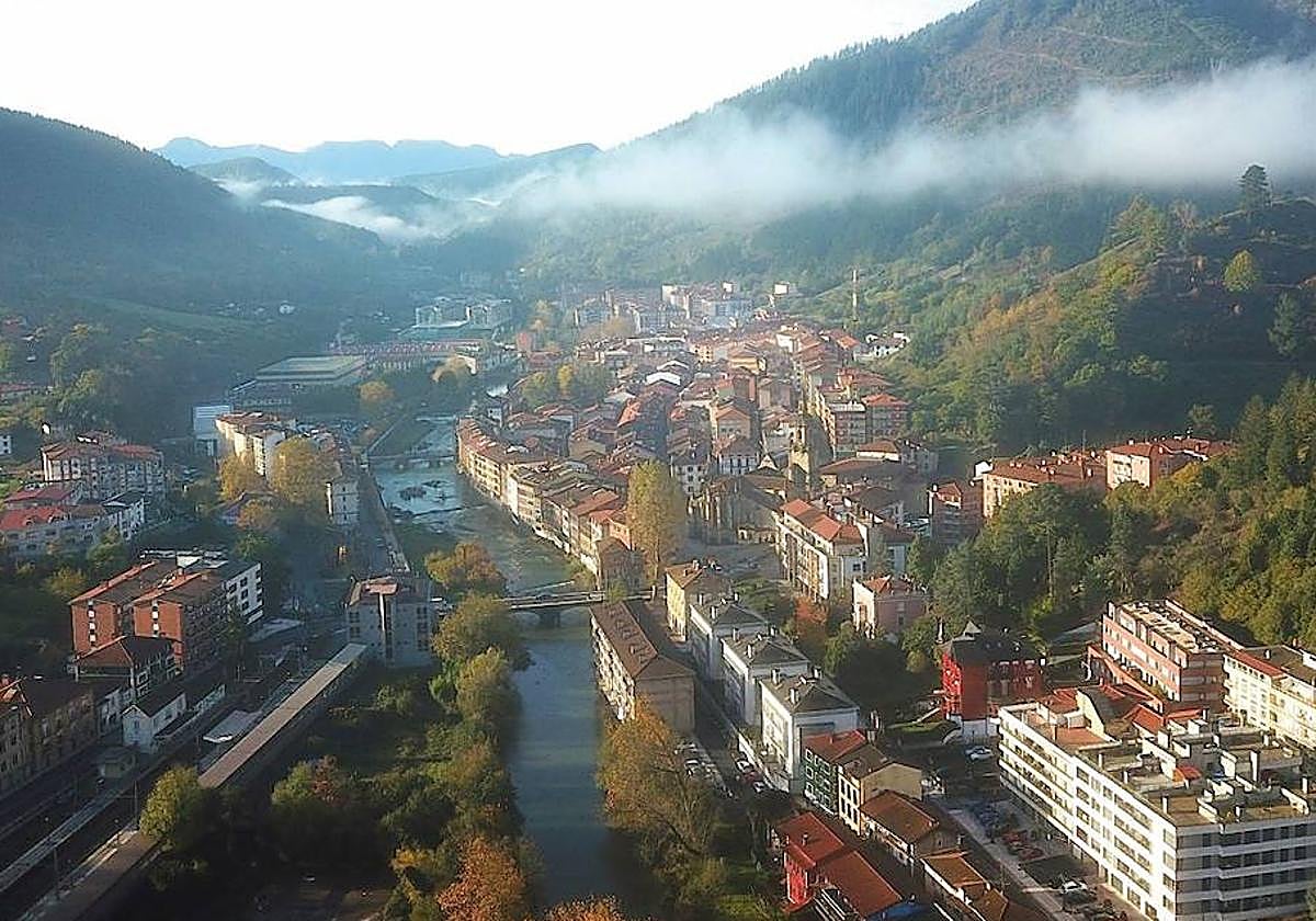Panorámica de Balmaseda, dividido por el Cadagua, río que se pondrá en valor en los próximos años.