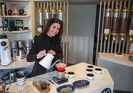 El sueño cumplido de Sara: deja Madrid, cambia de vida y abre este templo del café en Bilbao.